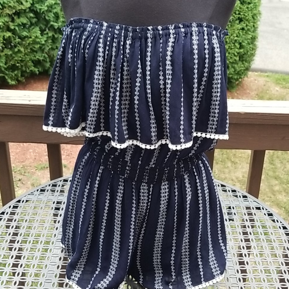 NWOT LULU'S STRAPLESS ROMPER